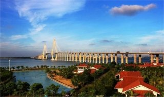 4.负责承包范围内公厕的清扫